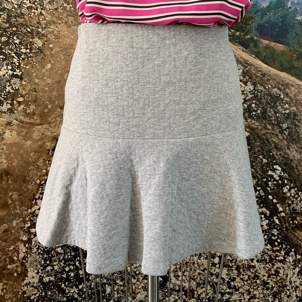 LOFT women’s grey quilted knit skirt